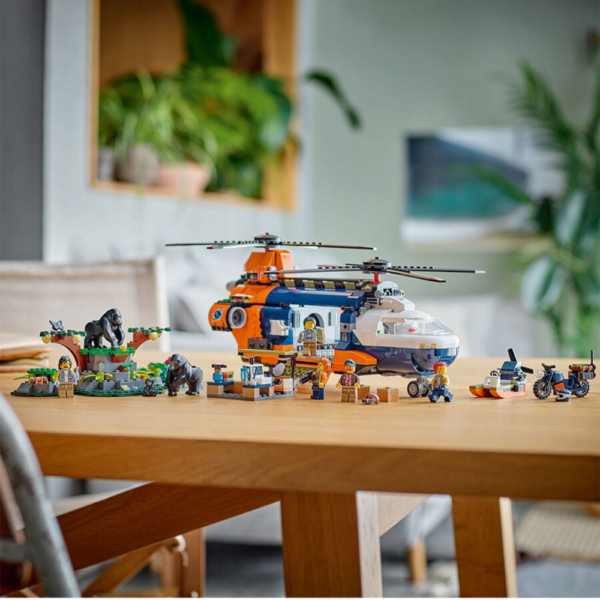 LEGO Helicopter at Base Camp - Image 3