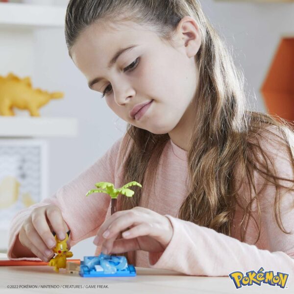 Pokemon Pikachu’s Beach Splash building set with 79 compatible bricks - Image 3