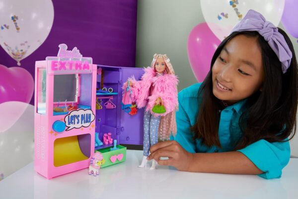 Barbie Extra Surprise Fashion Playset with 20 Pieces Including Pet Poodle - Image 4
