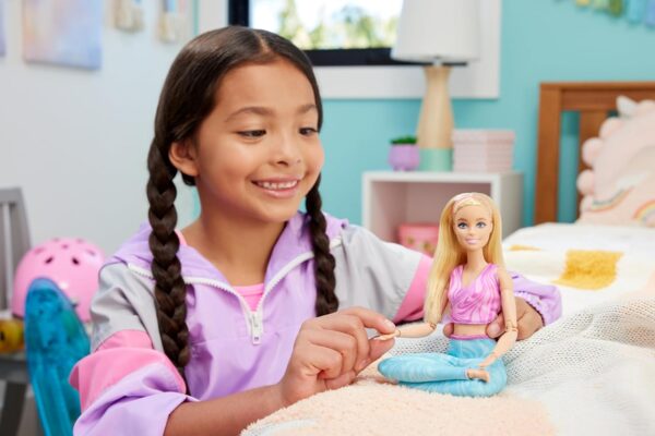 Barbie Made To Move Doll - Image 2