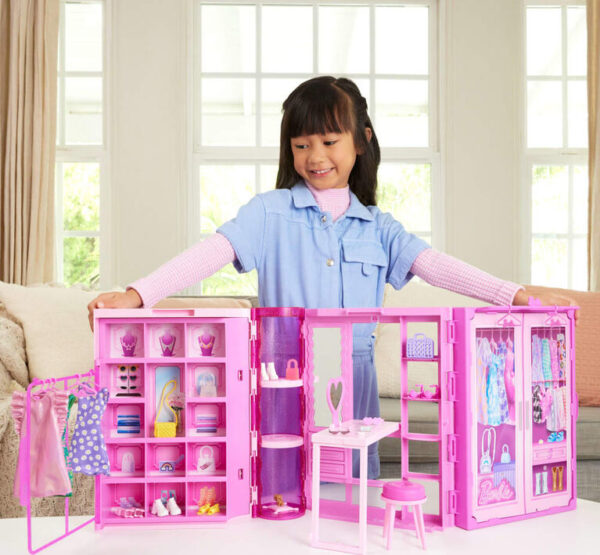 Dream Closet Toy Playset with Fashion Doll, Clothes - Image 4