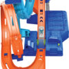Action 4-Loop Crash Out Track Set with Motorized Booster  1:64 - Image 4