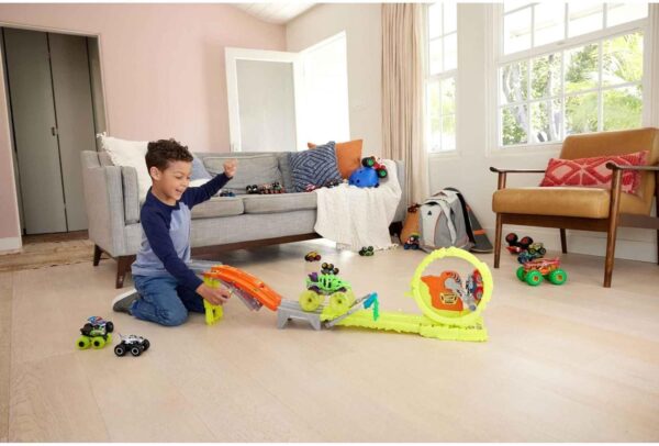 Monster Trucks Race & Chase Challenge - Image 3