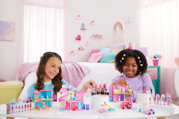 Mini BarbieLand Fashionistas Dolls, 1.5-inch Dolls in Lipstick Tube - Image 3