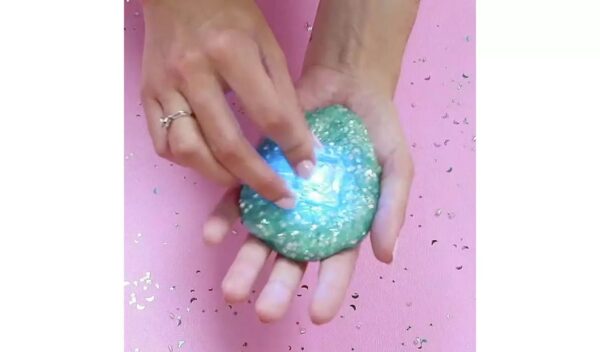 So Slime Light Up Cosmic Slime 3 Pack - Image 3