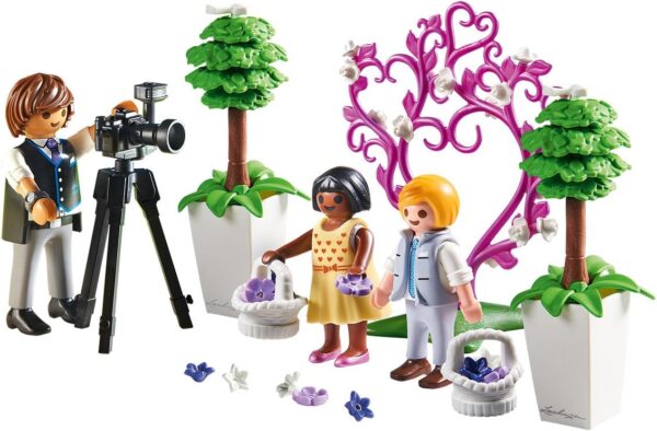 Children with Photographer Building Figure - Image 2