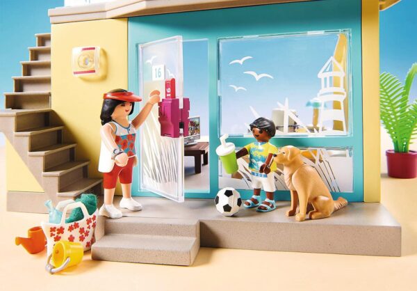 Family Fun Beach Hotel - Image 3