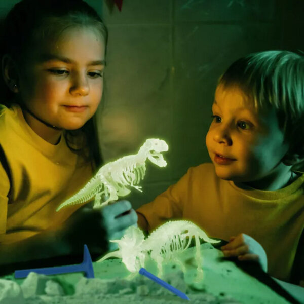 2-in-1 Excavation Glow-in-The Dark - Image 4