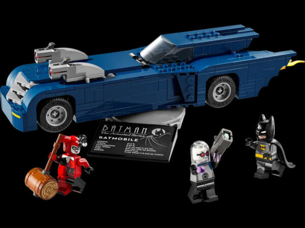 Batman with the Batmobile vs. Harley Quinn and Mr. Freeze - Image 3